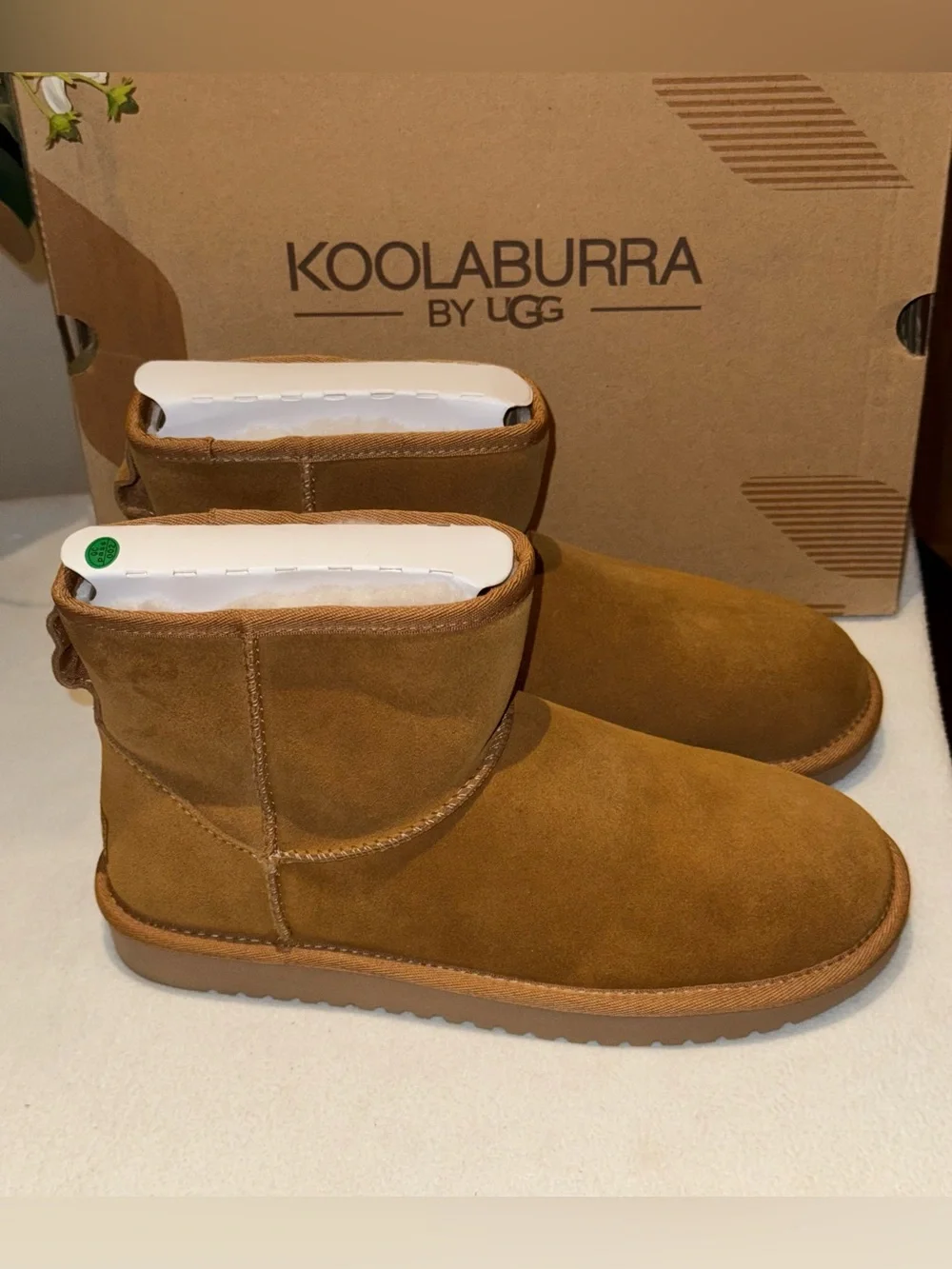 Koolaburra by UGG Classic Mini boots in a chestnut suede colorway S 8 NIB